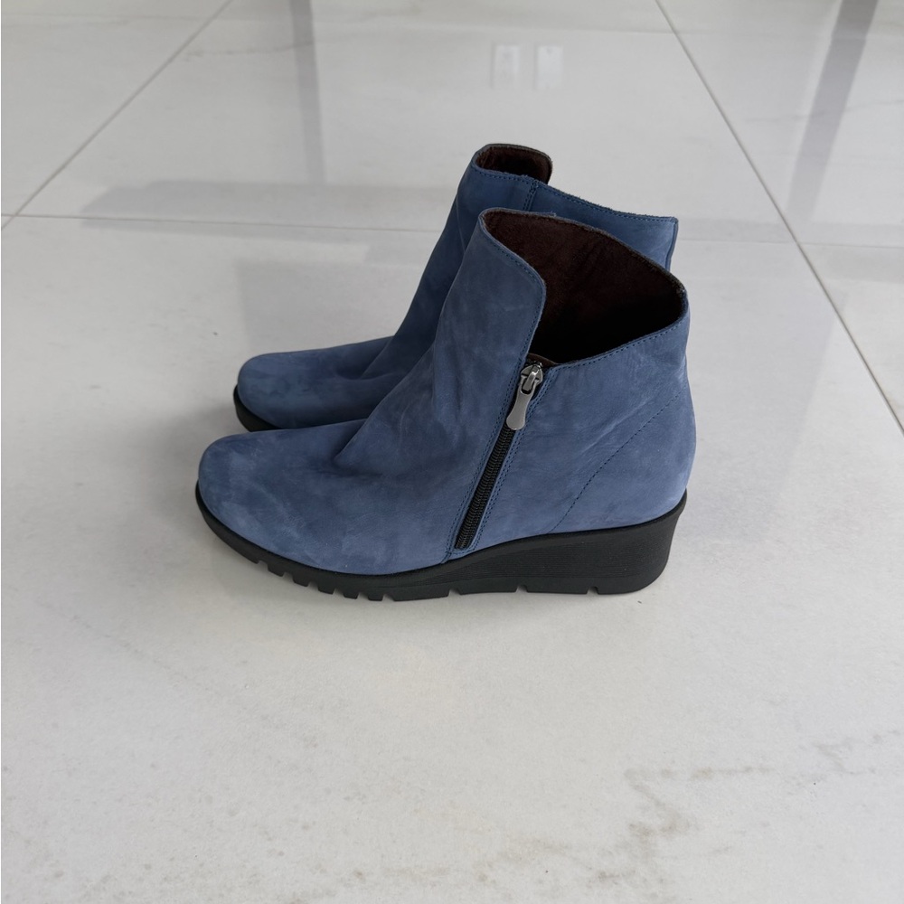 Apropo Blue Suede Ankle Boots